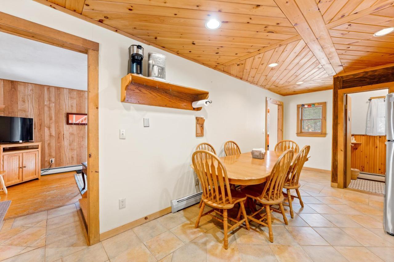 River Road Treehouse Retreat Warrensburg Exterior photo